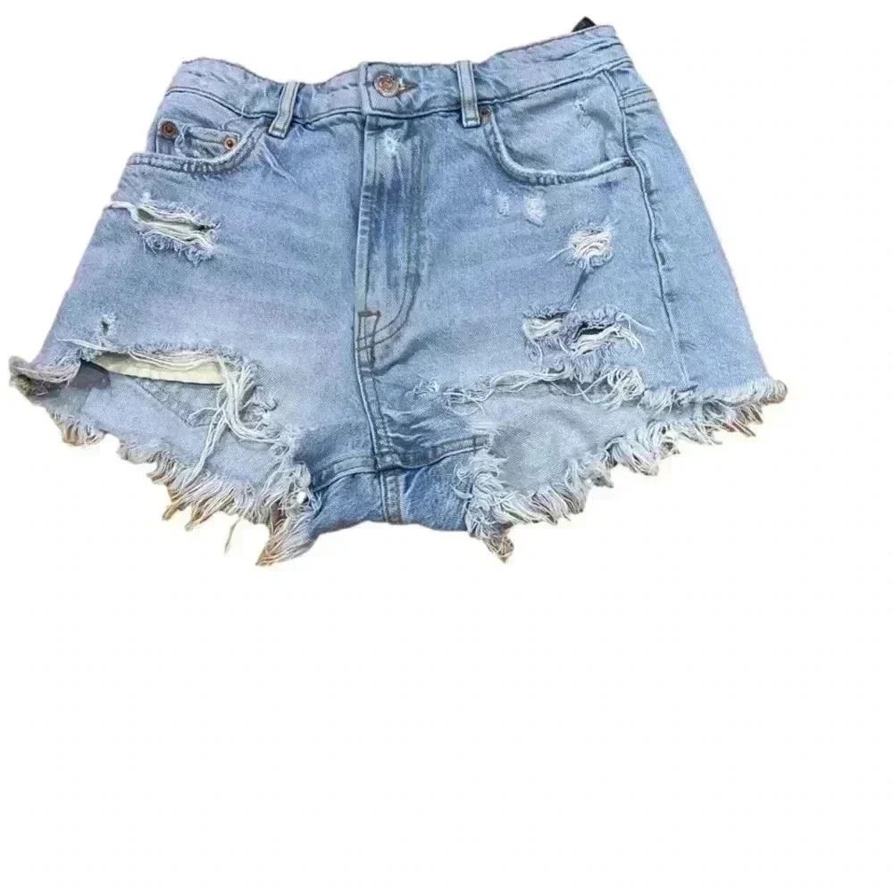 Zara The High Waist Short Lightwash Destroyed Size 2